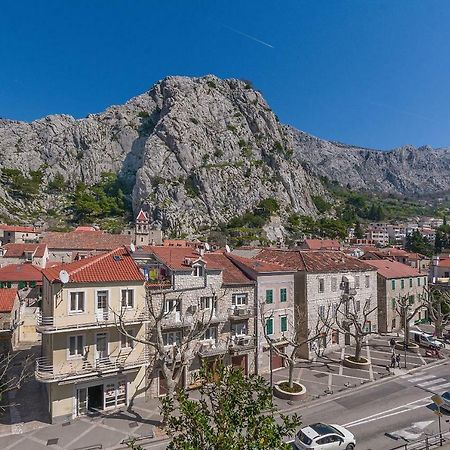 Apartment Nansy Omiš Eksteriør bilde