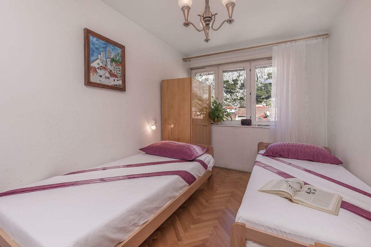 Apartment Nansy Omiš Eksteriør bilde
