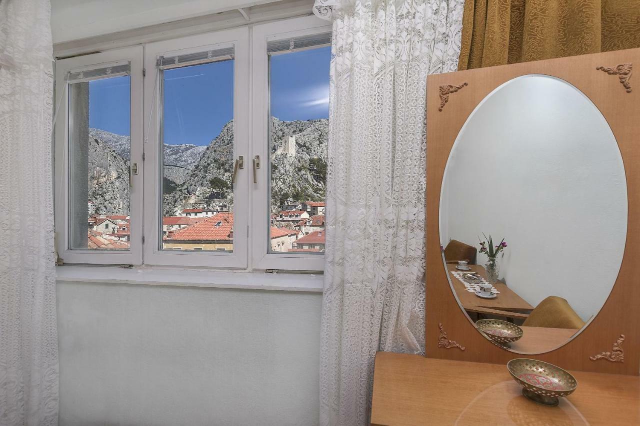 Apartment Nansy Omiš Eksteriør bilde