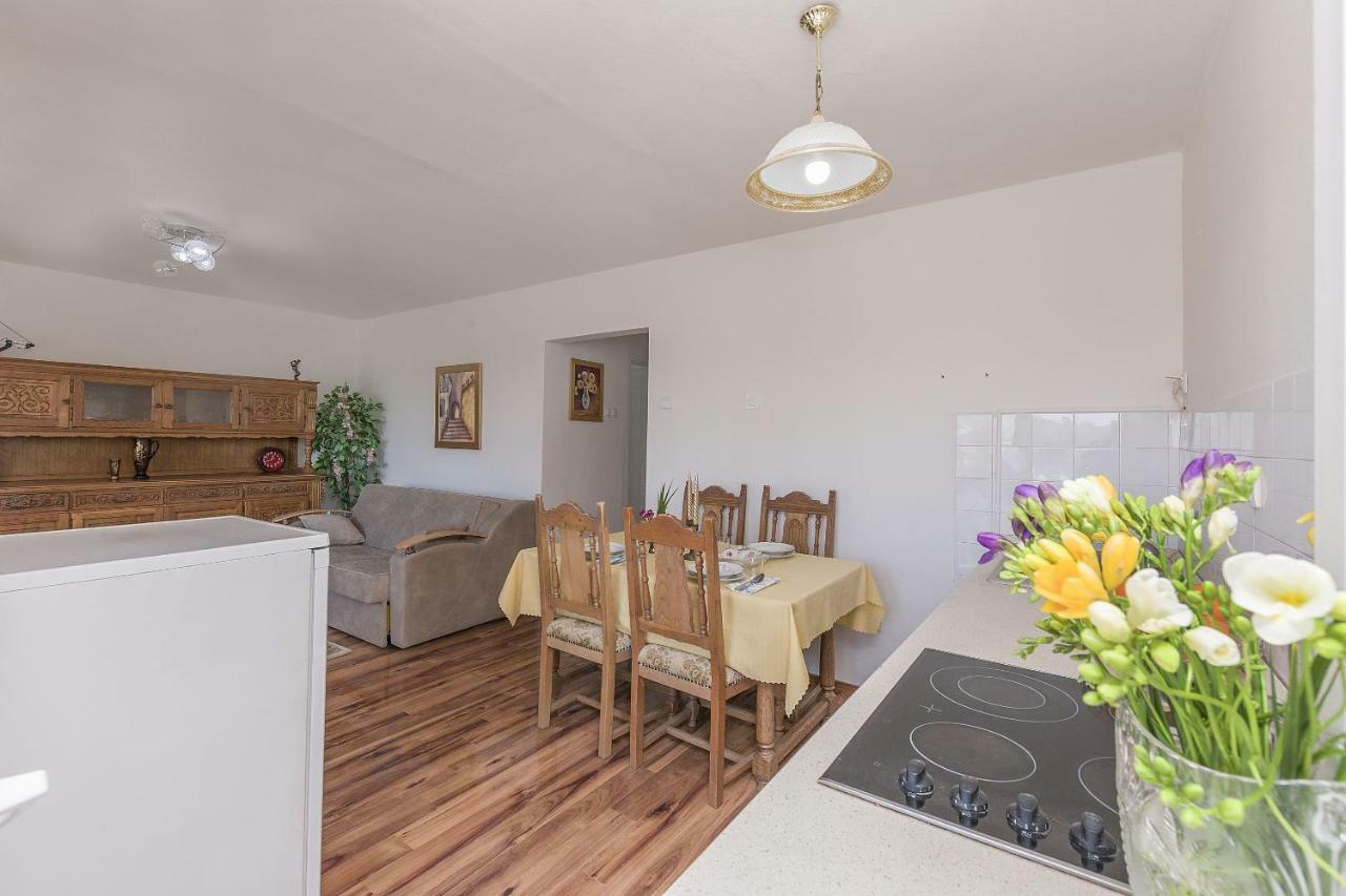 Apartment Nansy Omiš Rom bilde