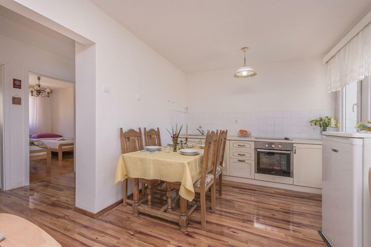 Apartment Nansy Omiš Rom bilde